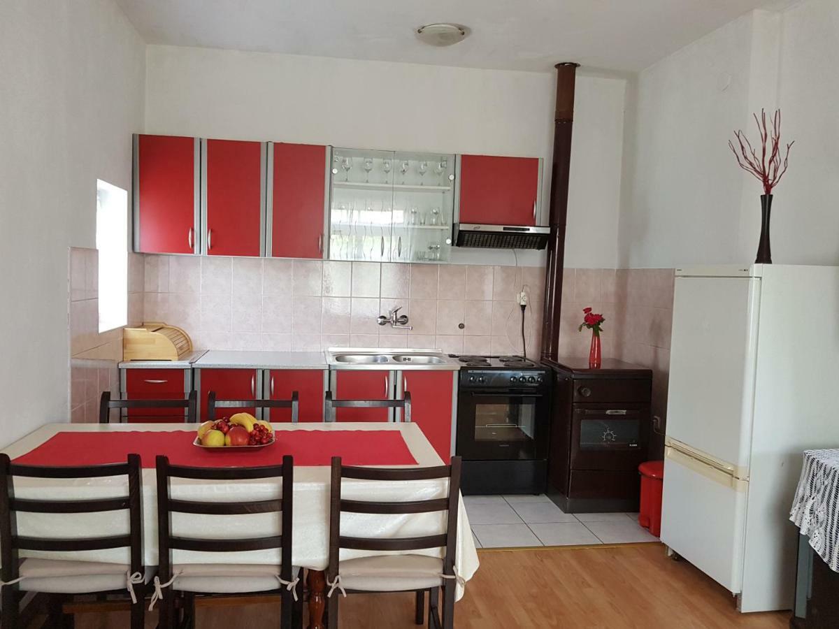 Holiday House Cikola Villa Kaocine Luaran gambar